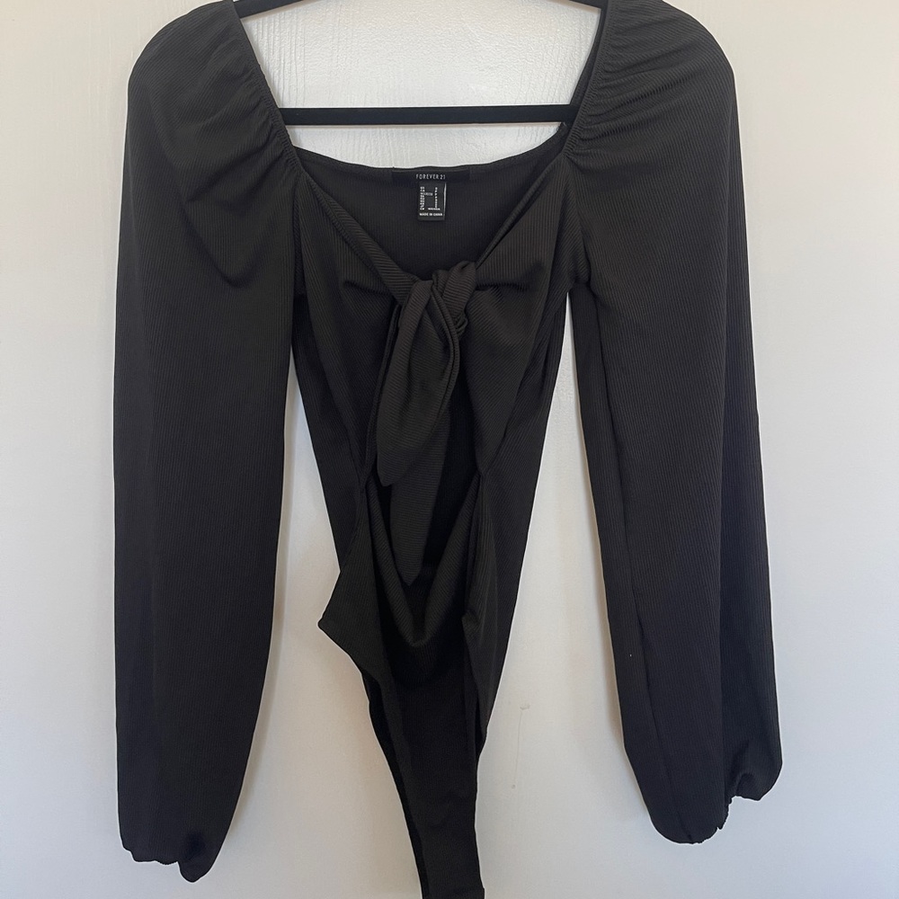 Black tie front body sleeve